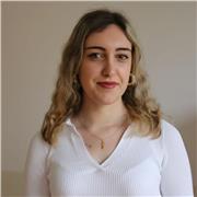 Profesora de inglés que imparte clases a niveles de primaria, ESO y bachiller